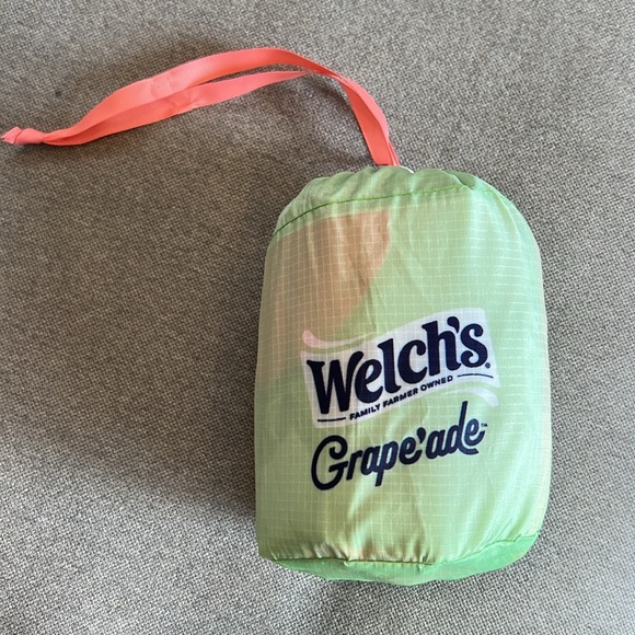 Welch’s Picnic Pack Ensemble - Picture 3 of 15